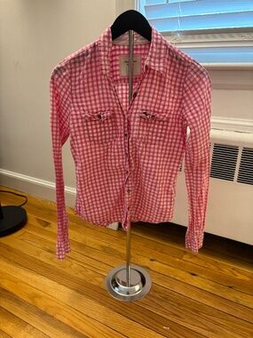Like New Women's Abercrombie and Fitch Pink and White Button Up Size Small